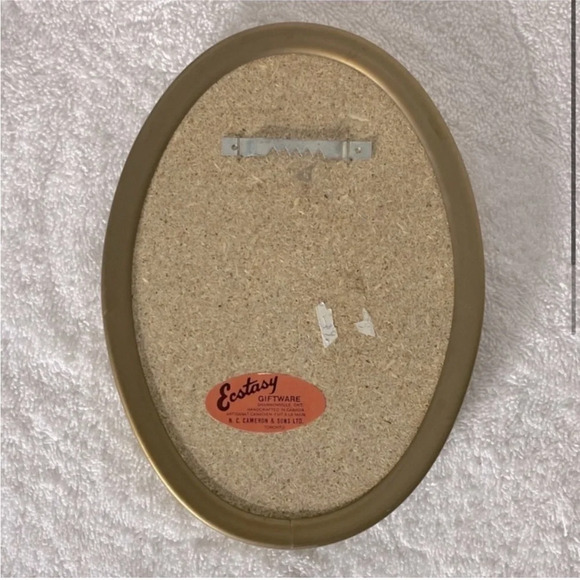 Vintage Ecstasy Giftware Black Velvet Embroidered Oval Framed Art Cardinal - Picture 2 of 6